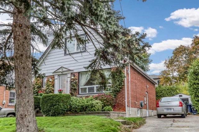 16 Holswade Rd, House detached with 4 bedrooms, 2 bathrooms and 4 parking in Toronto ON | Image 1