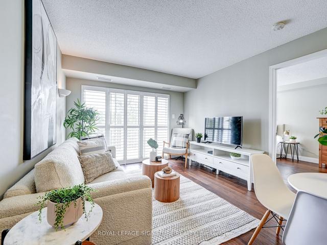 419 - 900 Bogart Mill Tr, Condo with 2 bedrooms, 2 bathrooms and 2 parking in Newmarket ON | Image 4