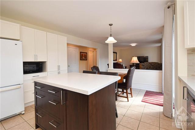 865 Scala Avenue, House detached with 3 bedrooms, 3 bathrooms and 6 parking in Ottawa ON | Image 12