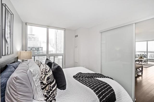 1903 - 8 Telegram Mews, Condo with 2 bedrooms, 2 bathrooms and 1 parking in Toronto ON | Image 14