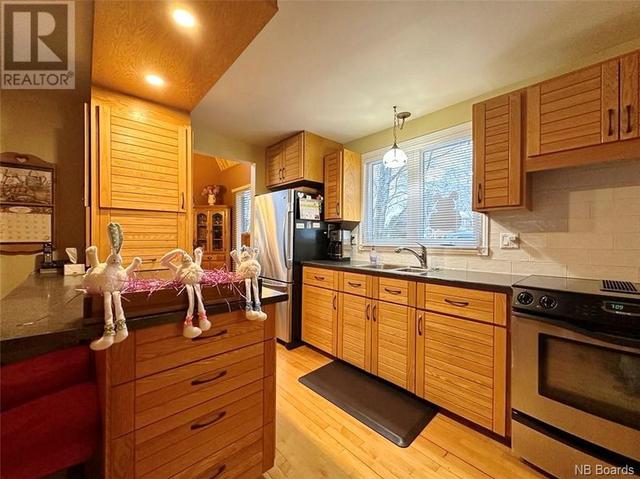 47 Belanger Street, House detached with 3 bedrooms, 2 bathrooms and null parking in Edmundston NB | Image 2