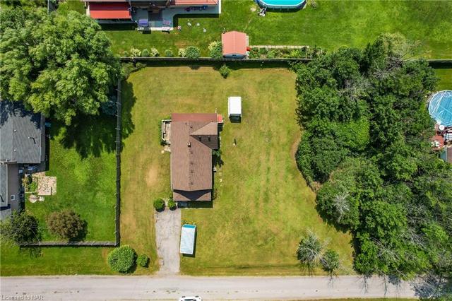 1687 Pound Avenue, House detached with 4 bedrooms, 2 bathrooms and 4 parking in Fort Erie ON | Image 10