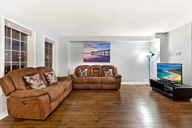 129 Pullen Lane, House detached with 3 bedrooms, 3 bathrooms and 2 parking in Ajax ON | Image 3