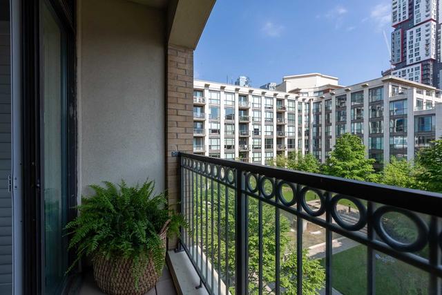 th 314 - 25 Soho St, Townhouse with 2 bedrooms, 2 bathrooms and 1 parking in Toronto ON | Image 6