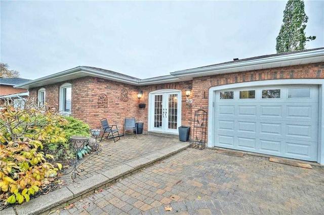 39 Calla Terr, House detached with 3 bedrooms, 2 bathrooms and 5 parking in Welland ON | Image 9
