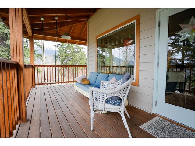 1308 Mountain Station Road, House detached with 7 bedrooms, 4 bathrooms and 5 parking in Central Kootenay E BC | Image 10