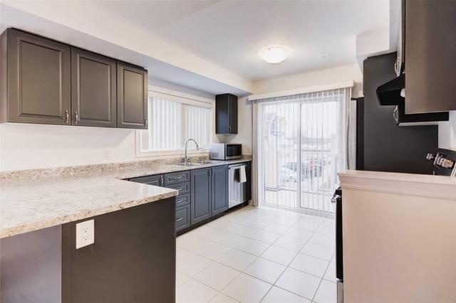 82 - 2500 Hill Rise Crt, Condo with 3 bedrooms, 2 bathrooms and 1 parking in Oshawa ON | Image 8