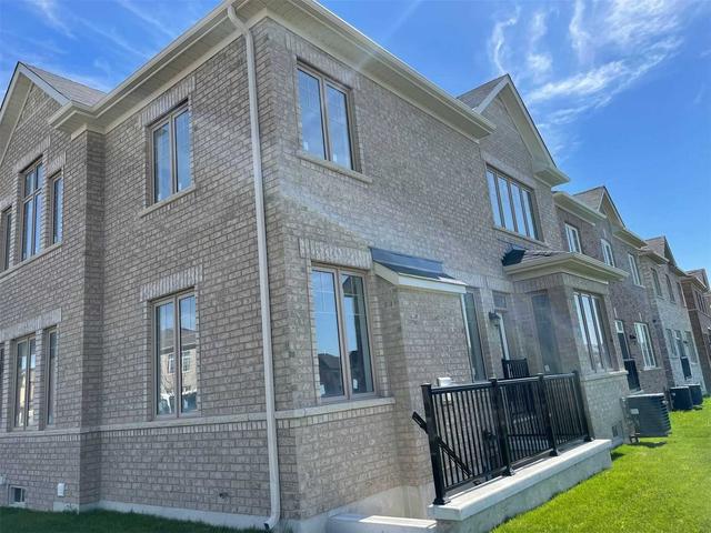 301 Clockwork Dr, House detached with 5 bedrooms, 4 bathrooms and 4 parking in Brampton ON | Image 6