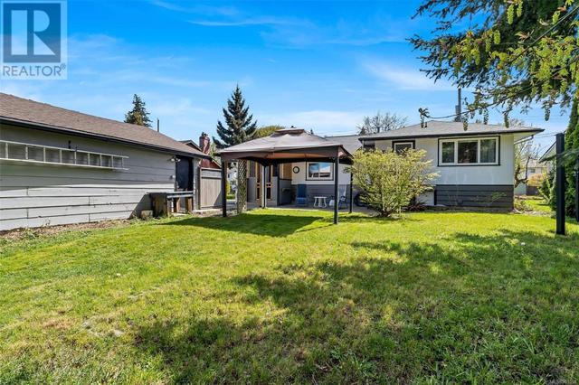 733 Castle St, House detached with 3 bedrooms, 2 bathrooms and 1 parking in Duncan BC | Image 35