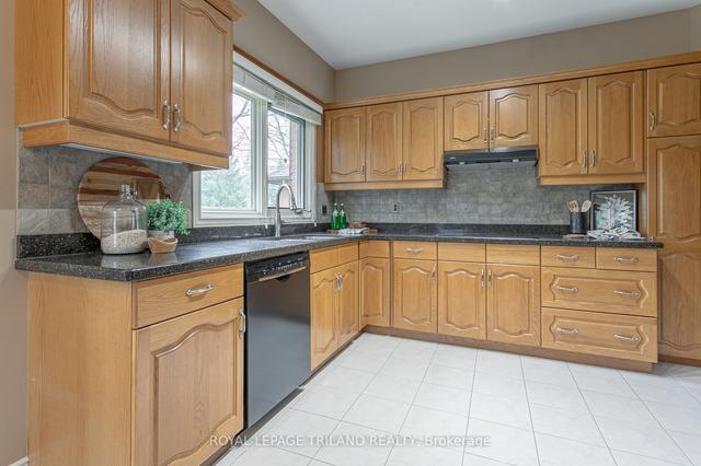 44 - 40 Quinella Dr, Condo with 2 bedrooms, 2 bathrooms and 6 parking in London ON | Image 38