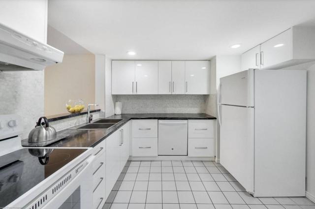 212 - 225 Davenport Rd, Condo with 2 bedrooms, 2 bathrooms and 1 parking in Toronto ON | Image 6