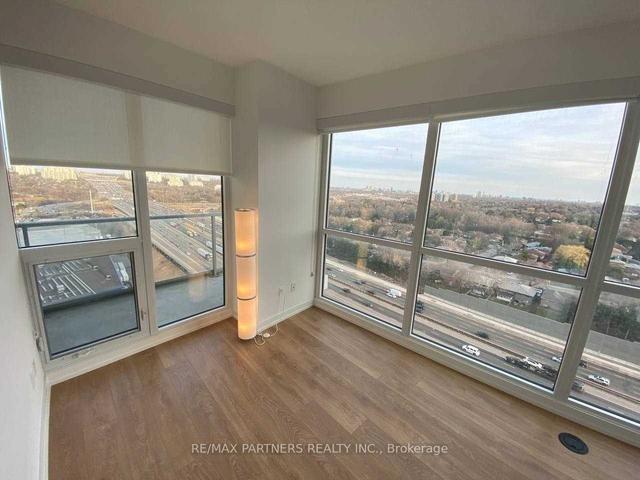 2010 - 115 Mcmahon Dr, Condo with 2 bedrooms, 2 bathrooms and 1 parking in Toronto ON | Image 13