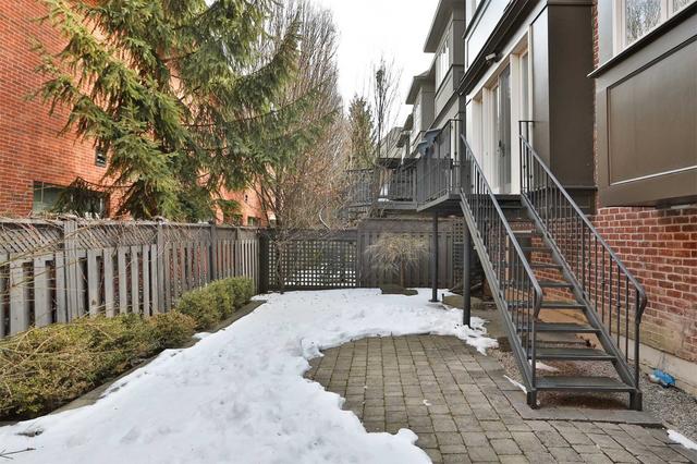 208 Moore Ave, House detached with 3 bedrooms, 5 bathrooms and 2 parking in Toronto ON | Image 30