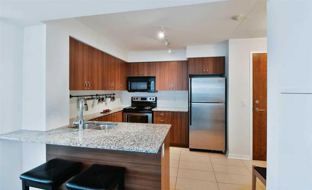 702 - 1235 Bayly St, Condo with 2 bedrooms, 2 bathrooms and 2 parking in Pickering ON | Image 5