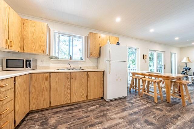 29 Island 21kl End, House detached with 3 bedrooms, 1 bathrooms and 0 parking in Gravenhurst ON | Image 4
