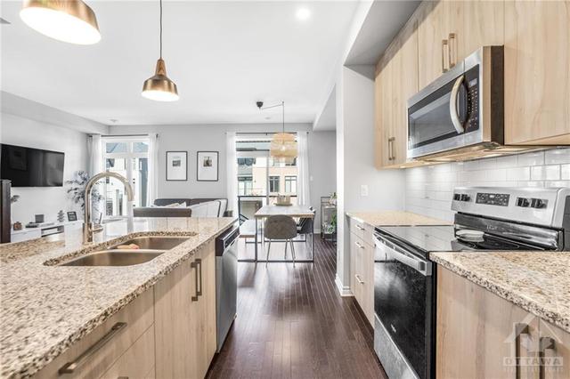 516 Stadacone Row, House attached with 2 bedrooms, 3 bathrooms and 3 parking in Ottawa ON | Image 11
