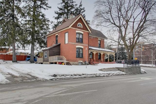 228 Bayfield St, House detached with 4 bedrooms, 3 bathrooms and 6 parking in Barrie ON | Image 1