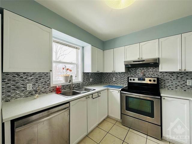 3 Bellflower Private, Townhouse with 3 bedrooms, 2 bathrooms and 2 parking in Ottawa ON | Image 7