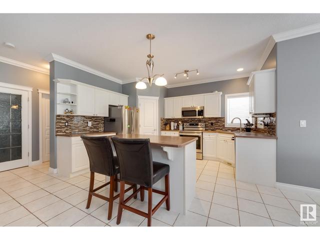 4618 163 Av Nw, House detached with 3 bedrooms, 2 bathrooms and null parking in Edmonton AB | Image 2