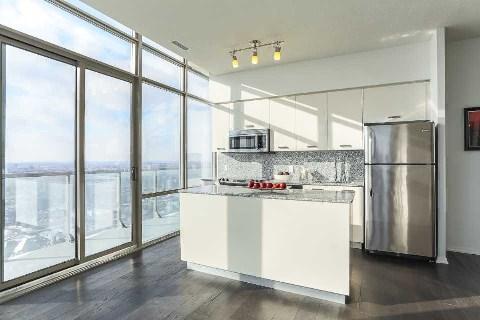 ph 5010 - 832 Bay St, Condo with 3 bedrooms, 2 bathrooms and 1 parking in Toronto ON | Image 4