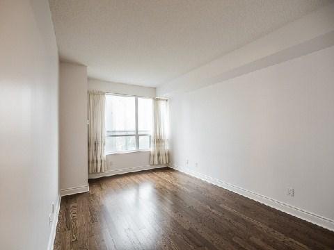 602 - 1 Lomond Dr, Condo with 2 bedrooms, 2 bathrooms and 1 parking in Toronto ON | Image 7