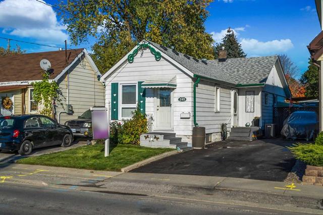 285 Park Rd S, House detached with 3 bedrooms, 1 bathrooms and 3 parking in Oshawa ON | Image 1