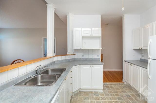 35 Village Walk Private, Townhouse with 3 bedrooms, 3 bathrooms and 2 parking in Ottawa ON | Image 5