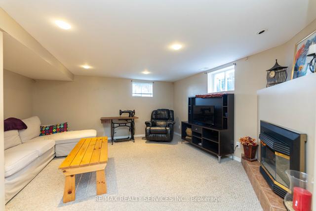 95 Jessie St, House detached with 3 bedrooms, 2 bathrooms and 7 parking in Brampton ON | Image 21
