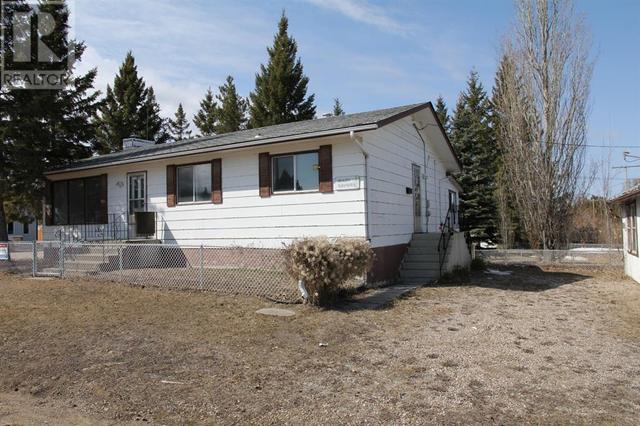 302 Main Street, House detached with 2 bedrooms, 1 bathrooms and 2 parking in Paradise Hill SK | Card Image