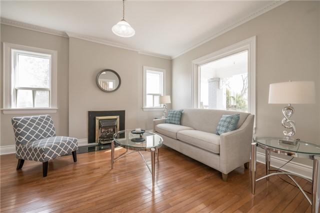 59 Thirty First St, House detached with 3 bedrooms, 2 bathrooms and 2 parking in Toronto ON | Image 3