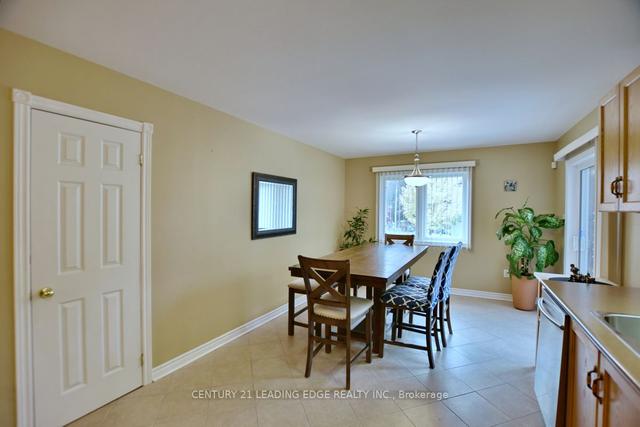 72 Forest Ave, House detached with 3 bedrooms, 3 bathrooms and 4 parking in Wasaga Beach ON | Image 3