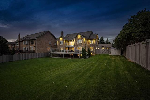 1918 Royal Credit Blvd, House detached with 4 bedrooms, 5 bathrooms and 8 parking in Mississauga ON | Image 2