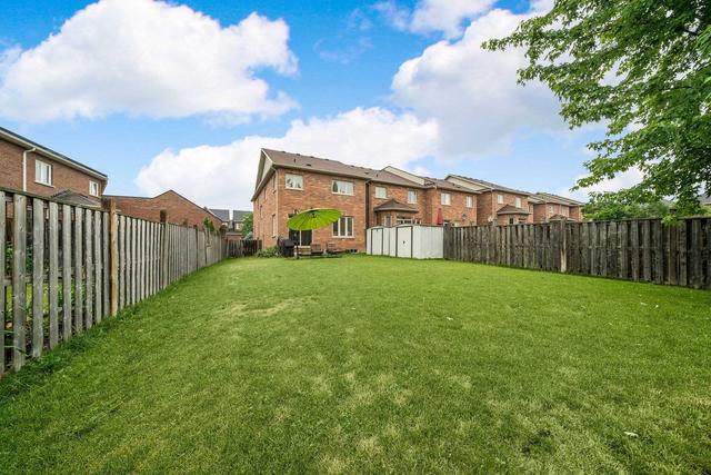136 Holmes Cres, House attached with 4 bedrooms, 3 bathrooms and 3 parking in Milton ON | Image 29