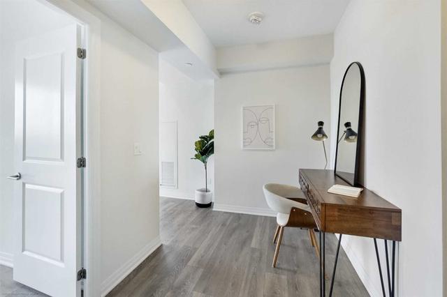 604 - 2301 Danforth Ave, Condo with 2 bedrooms, 2 bathrooms and 1 parking in Toronto ON | Image 5