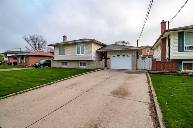 18 Sherman Dr, House detached with 3 bedrooms, 2 bathrooms and 5 parking in St. Catharines ON | Image 1