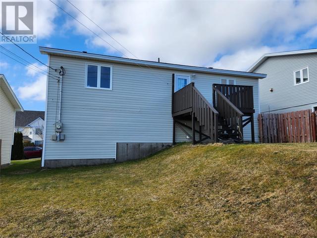 30 Clevedon Crescent, House detached with 3 bedrooms, 1 bathrooms and null parking in Paradise NL | Image 2