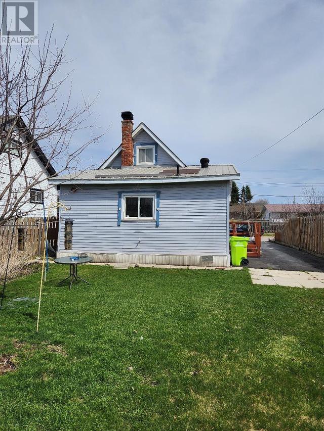 395 Third Ave, House detached with 2 bedrooms, 1 bathrooms and null parking in Sault Ste. Marie ON | Image 3