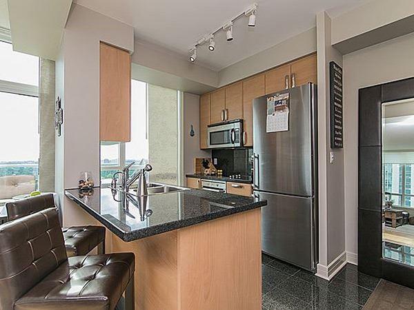uph 11 - 1 Avondale Ave, Condo with 2 bedrooms, 2 bathrooms and 1 parking in Toronto ON | Image 4