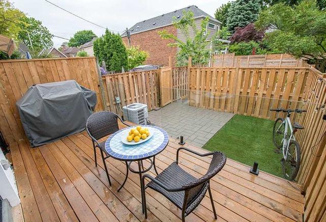 245 Bowood Ave, House semidetached with 4 bedrooms, 4 bathrooms and 1 parking in Toronto ON | Image 3