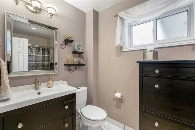 7 Atwood Pl, House detached with 3 bedrooms, 2 bathrooms and 5 parking in Toronto ON | Image 13