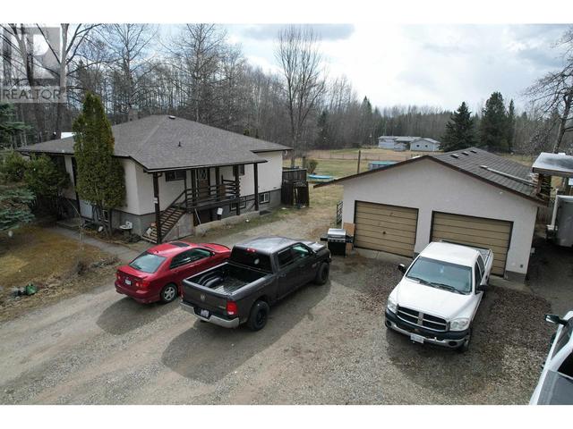 716 Destiny Drive, House detached with 6 bedrooms, 3 bathrooms and null parking in Cariboo C BC | Image 2