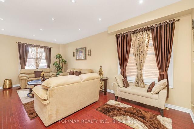 22 Chalkfarm Cres, House detached with 4 bedrooms, 3 bathrooms and 6 parking in Brampton ON | Image 39