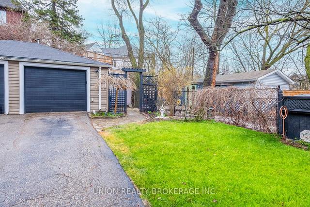 277 Lee Ave, House semidetached with 3 bedrooms, 2 bathrooms and 2 parking in Toronto ON | Image 20