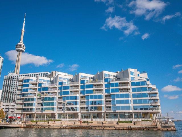 611 - 401 Queens Quay W, Condo with 3 bedrooms, 2 bathrooms and 1 parking in Toronto ON | Image 1
