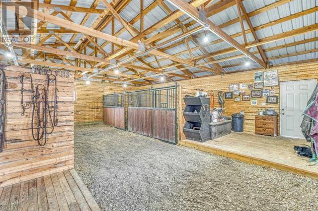 204076 Range Road 253, House other with 3 bedrooms, 2 bathrooms and null parking in Vulcan County AB | Image 32