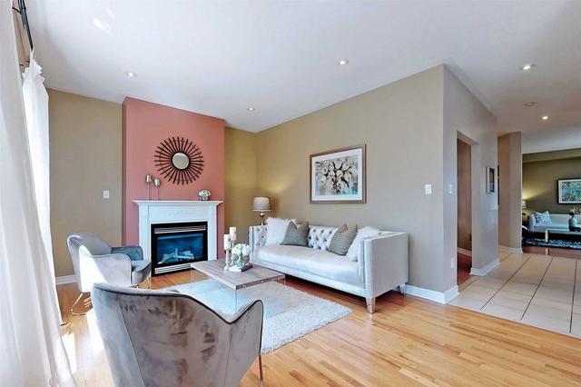 79 Canoe Crt, House detached with 4 bedrooms, 4 bathrooms and 6 parking in Richmond Hill ON | Image 6