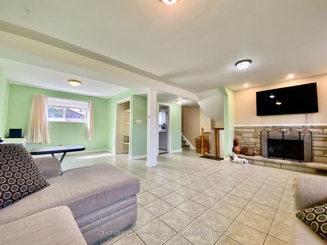 1081 Senate Crt S, House detached with 3 bedrooms, 2 bathrooms and 3 parking in Sarnia ON | Image 10