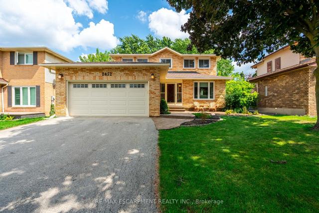 2452 Overton Dr, House detached with 4 bedrooms, 4 bathrooms and 4 parking in Burlington ON | Image 1