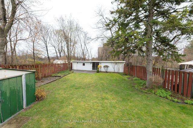 61 Dolphin Dr, House detached with 2 bedrooms, 2 bathrooms and 4 parking in Toronto ON | Image 35