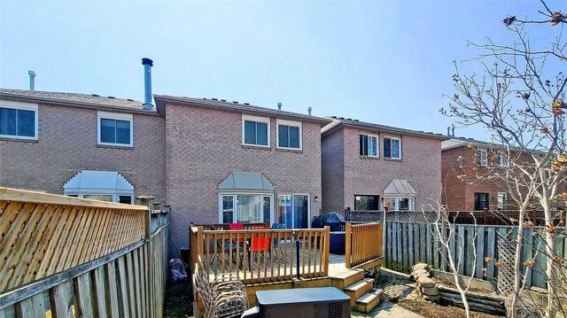 658 Graceland Crt, House attached with 3 bedrooms, 4 bathrooms and 3 parking in Pickering ON | Image 28